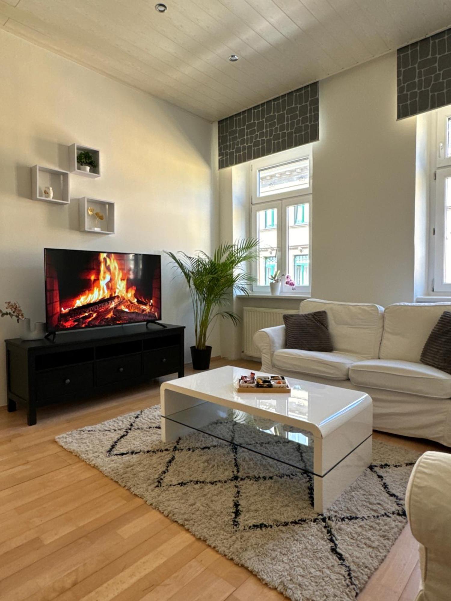 Charmante Zentral Gelegene Wohnung Viena Exterior foto